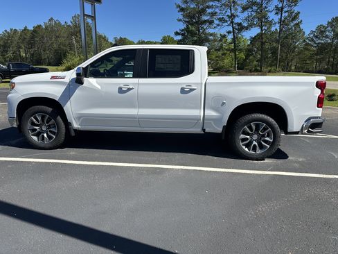 New 2026 Chevrolet Silverado 1500 LT w/ Z71 Off-Road Package AWD/4WD image 1