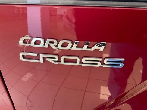 Used 2024 Toyota Corolla Cross XLE image 24