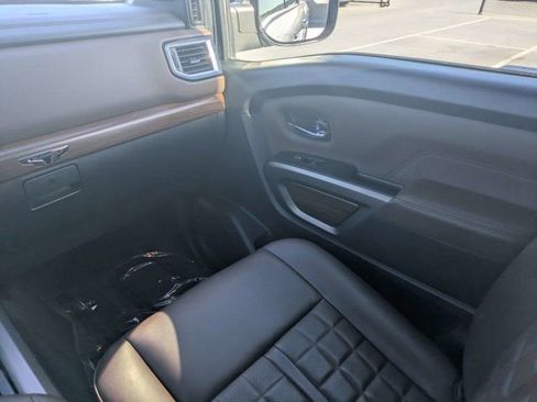 Used 2021 Nissan Titan Platinum Reserve RWD image 18