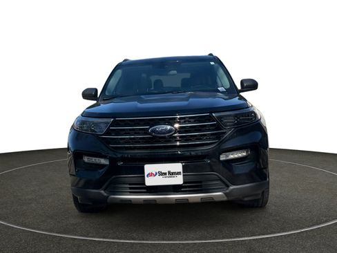 Used 2020 Ford Explorer XLT w/ Equipment Group 202A AWD/4WD image 9