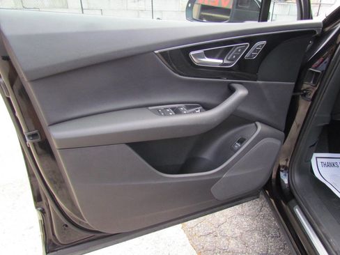 Used 2017 Audi Q7 3.0T Premium Plus image 10