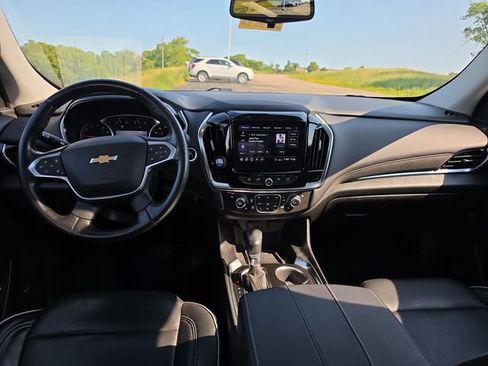 Used 2021 Chevrolet Traverse High Country AWD/4WD image 4