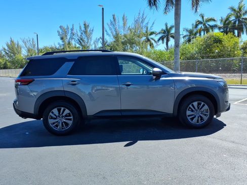 Certified 2024 Nissan Pathfinder SV image 15
