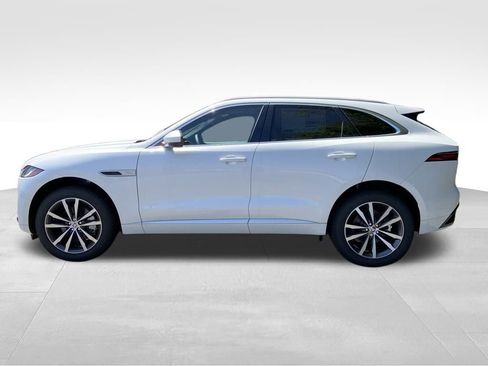 Used 2025 Jaguar F-PACE R-Dynamic S image 4