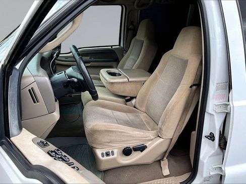 Used 2003 Ford F350 XLT RWD image 3
