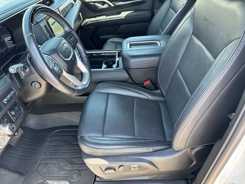 Used 2023 GMC Yukon Denali w/ Advanced Technology Package AWD/4WD image 24