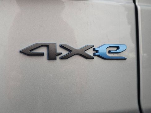 Used 2024 Jeep Wrangler Unlimited image 18