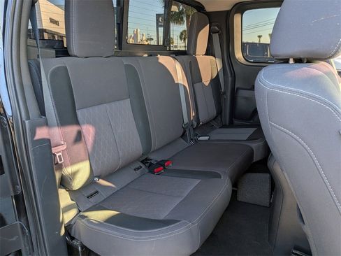 Used 2021 Nissan Titan SV w/ SV Convenience Package image 14