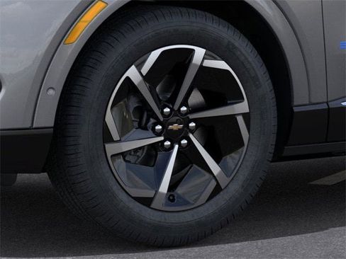 New 2025 Chevrolet Equinox EV LT image 9