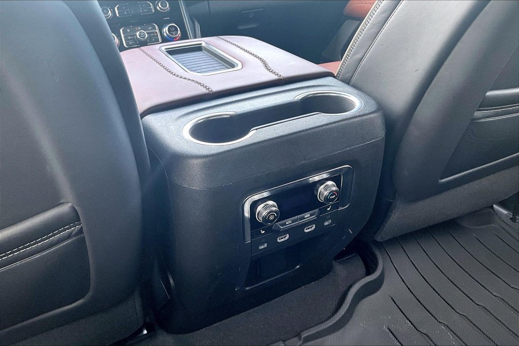 Used 2023 GMC Yukon Denali Ultimate AWD/4WD image 24