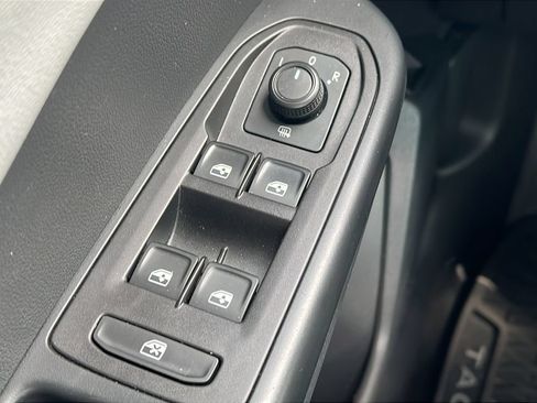 Used 2022 Volkswagen Taos SE w/ IQ.Drive SE Package FWD image 22