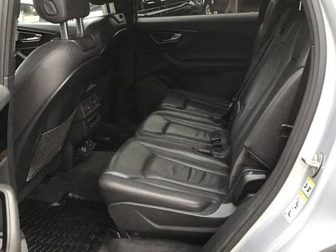 Used 2017 Audi Q7 3.0T Premium Plus w/ Premium Plus Package AWD/4WD image 6