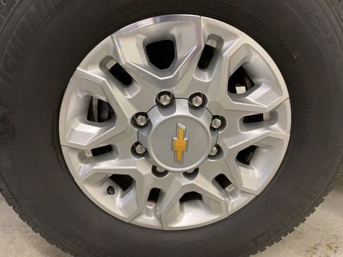 Used 2023 Chevrolet Silverado 2500 LT w/ Convenience Package image 25