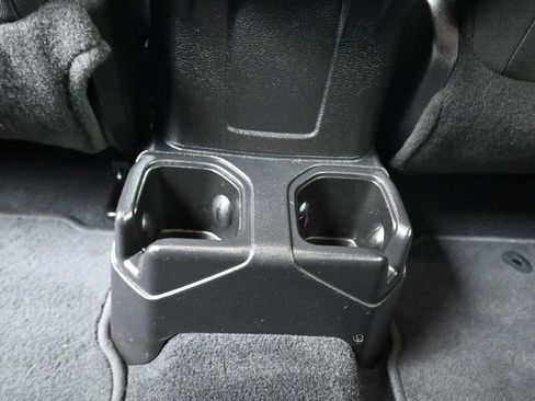 Used 2019 Jeep Wrangler Unlimited Sport S image 28