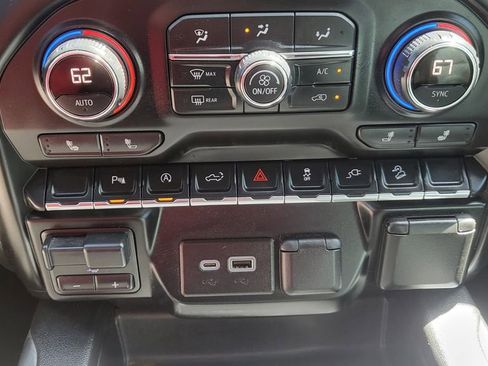 Used 2020 Chevrolet Silverado 1500 LT Trail Boss AWD/4WD image 32