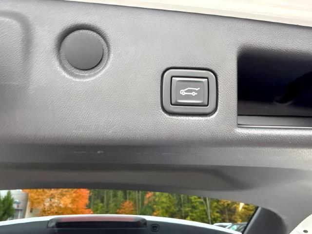 Used 2023 Chevrolet Equinox RS AWD/4WD image 19