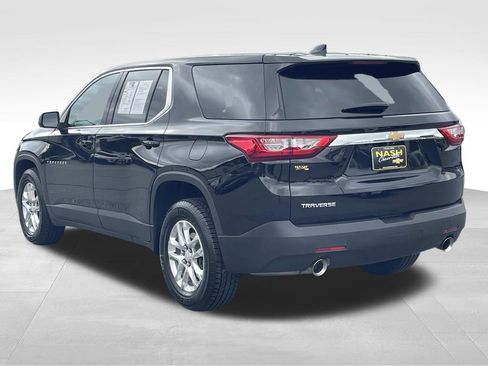 Used 2021 Chevrolet Traverse LS image 5