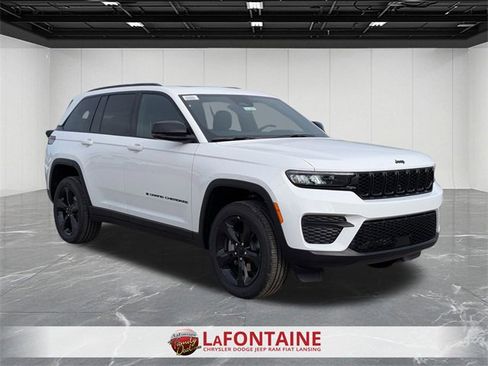 New 2025 Jeep Grand Cherokee Altitude image 7