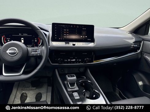 Certified 2024 Nissan Rogue SL w/ SL Premium Package image 37