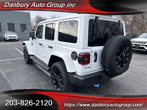 Used 2024 Jeep Wrangler Unlimited Sahara AWD/4WD image 4