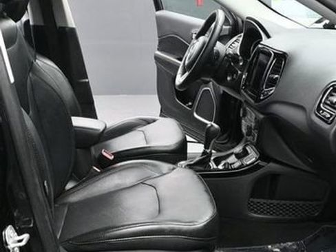 Used 2018 Jeep Compass Limited AWD/4WD image 17