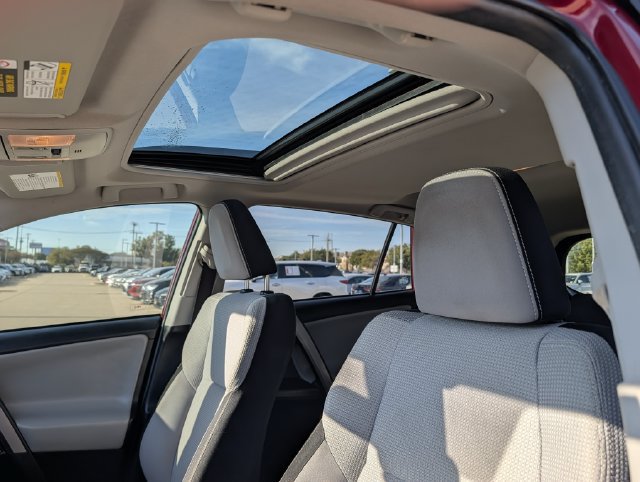 Used 2018 Toyota RAV4 XLE FWD image 27