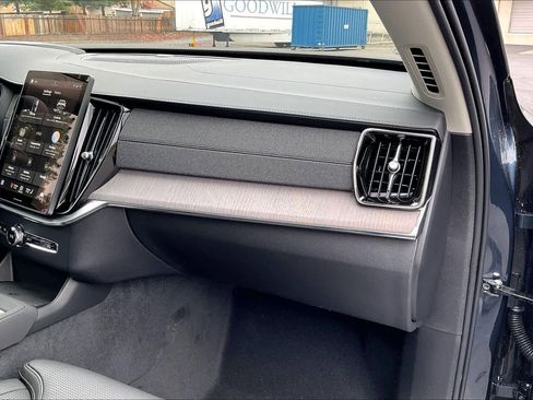 New 2026 Volvo XC90 B6 Ultra w/ Protection Package image 29