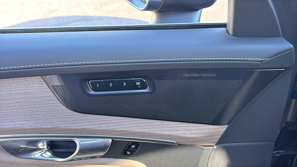 Certified 2026 Volvo XC90 B6 Plus AWD/4WD image 13