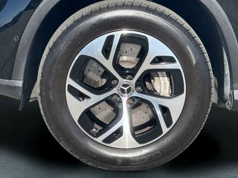 Used 2025 Mercedes-Benz GLC 350e 4MATIC image 35