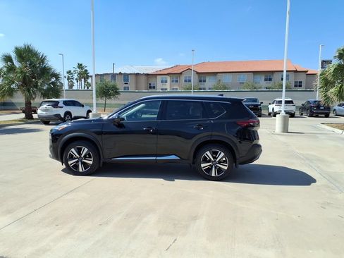 Used 2023 Nissan Rogue SL w/ SL Premium Package FWD image 2