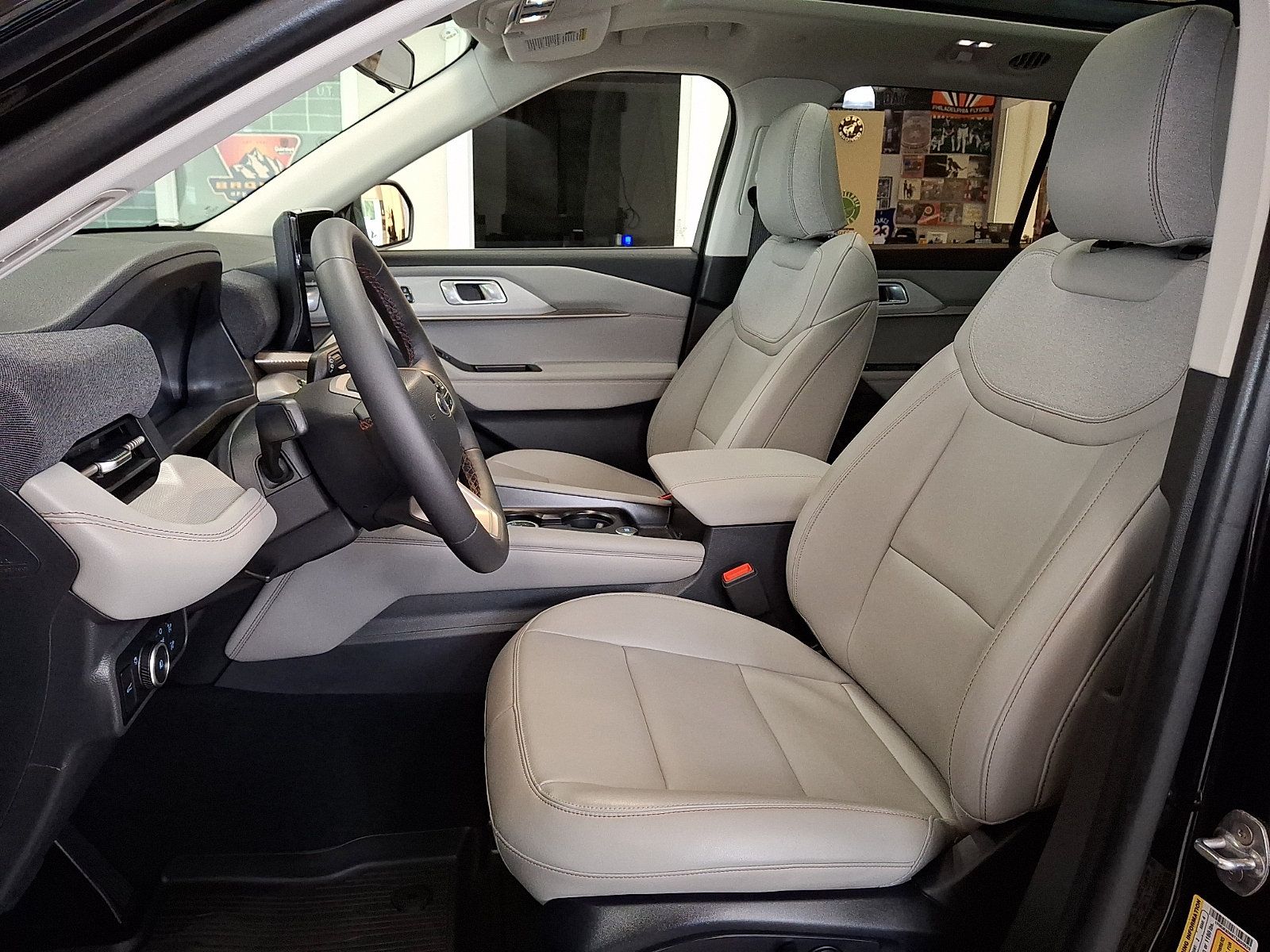 Used 2026 Ford Explorer Active w/ Active Comfort Package AWD/4WD image 16