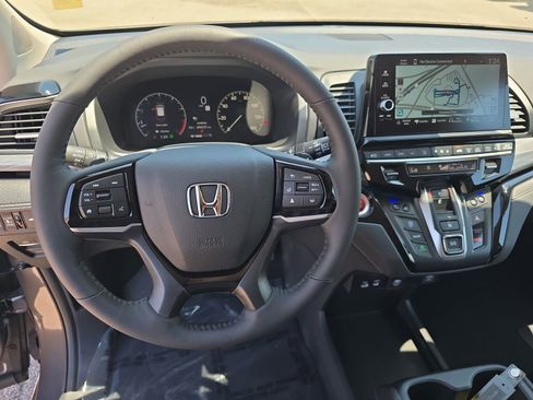 Used 2026 Honda Odyssey Elite image 18