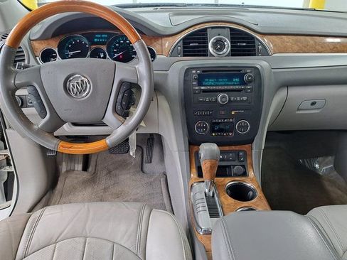 Used 2010 Buick Enclave CXL image 27