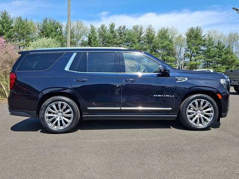 Certified 2022 GMC Yukon Denali w/ Denali Premium Package AWD/4WD image 7