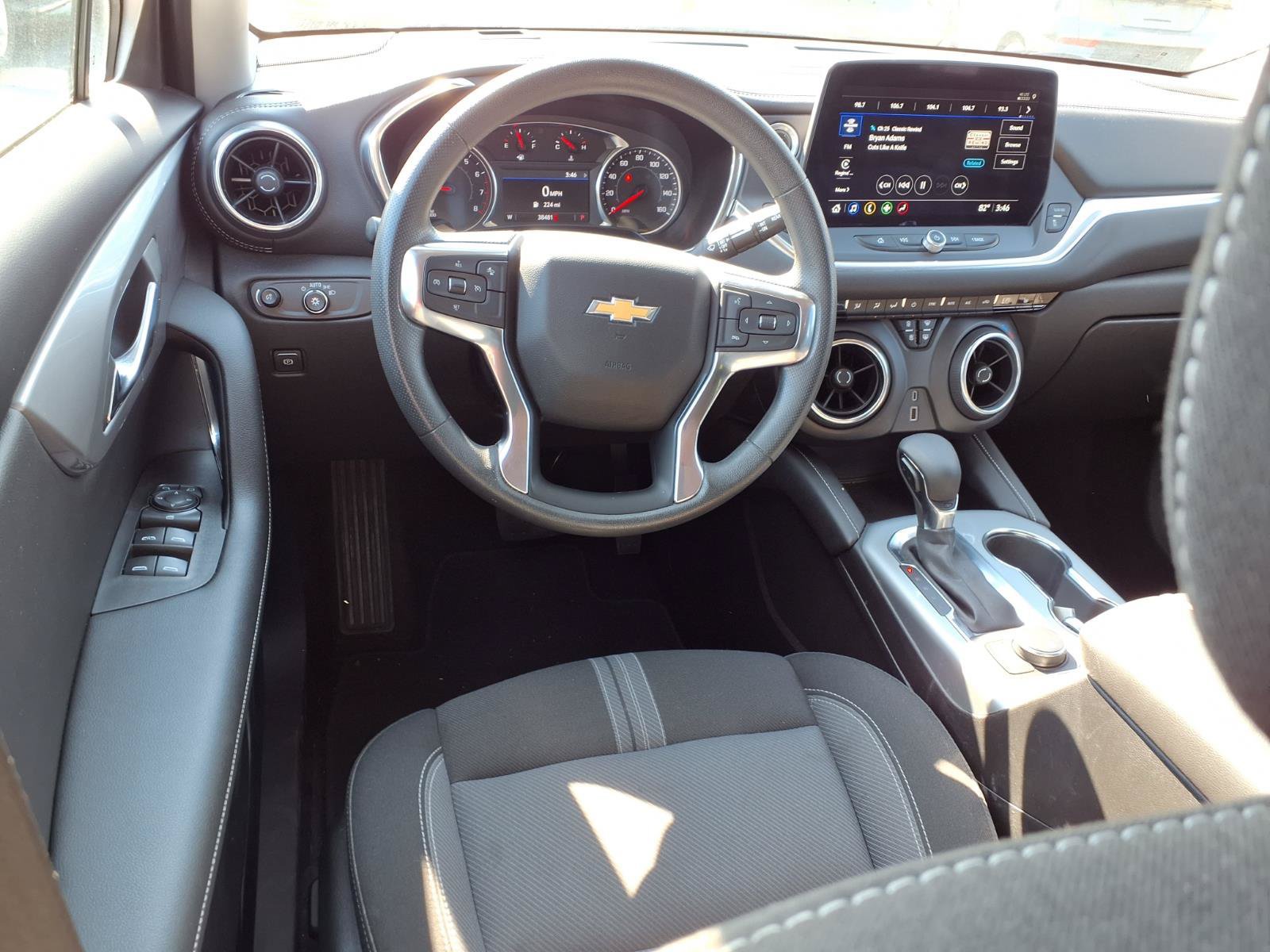 Used 2025 Chevrolet Blazer LT FWD image 6