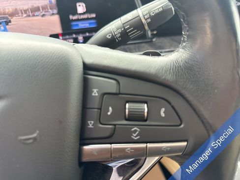 Used 2021 Cadillac Escalade ESV Premium Luxury image 21