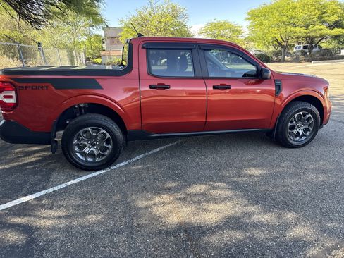 Used 2022 Ford Maverick XLT FWD image 8