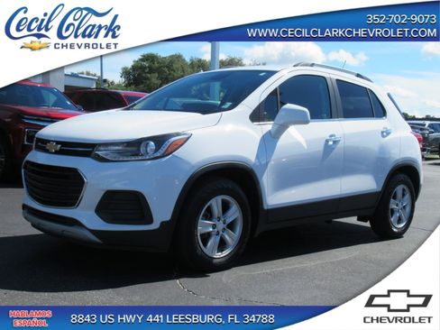 Used 2020 Chevrolet Trax LT w/ Driver Confidence Package FWD image 1