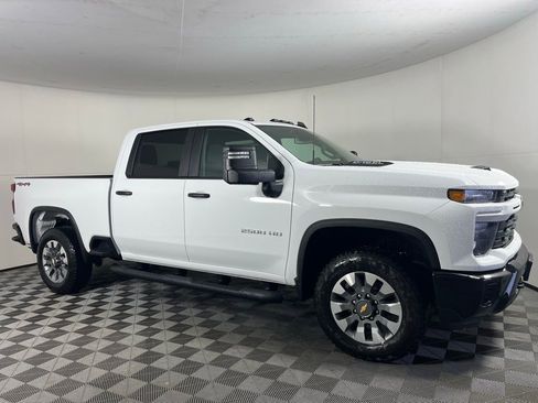 New 2026 Chevrolet Silverado 2500 Custom image 2