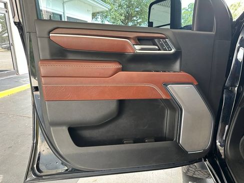 Used 2024 GMC Sierra 3500 Denali Ultimate AWD/4WD image 11