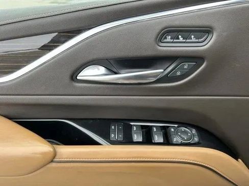 Used 2021 Cadillac Escalade ESV Premium Luxury w/ Heavy-Duty Trailer Package image 12