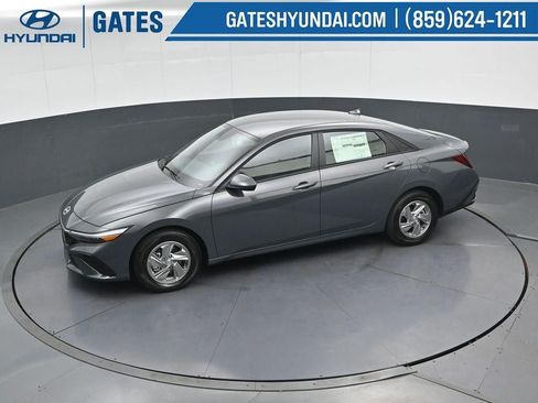 New 2026 Hyundai Elantra SE FWD image 48