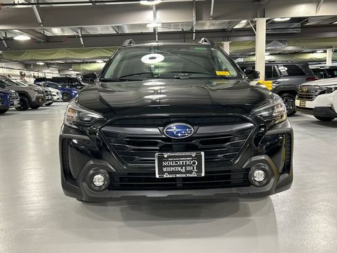 Used 2023 Subaru Outback Premium image 6
