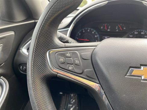 Used 2021 Chevrolet Malibu LT image 35