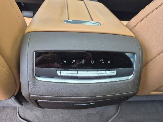 Used 2022 Cadillac Escalade Premium Luxury w/ Performance Package AWD/4WD image 17