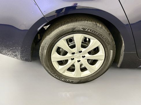 Used 2024 Toyota Corolla LE FWD image 32