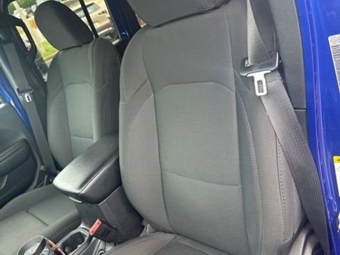 Used 2019 Jeep Wrangler Unlimited Sport AWD/4WD image 3