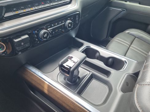 Used 2024 Chevrolet Silverado 1500 High Country w/ Technology Package AWD/4WD image 30