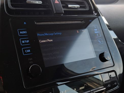 Used 2017 Toyota Prius Two image 20