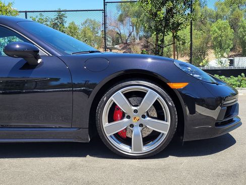 Certified 2025 Porsche 718 Cayman GTS RWD image 11